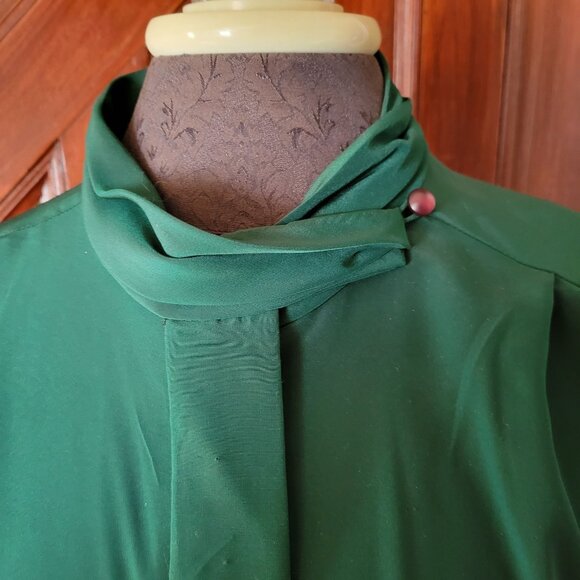 Vintage Pendleton Petite Womens Green Long Sleeve Blouse With High Neck & Button - Picture 2 of 5